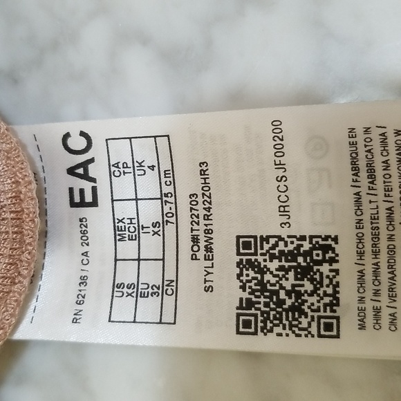 NWT Guess Crop top "Mirage cutout ottoman top" Size XS - Picture 6 of 7